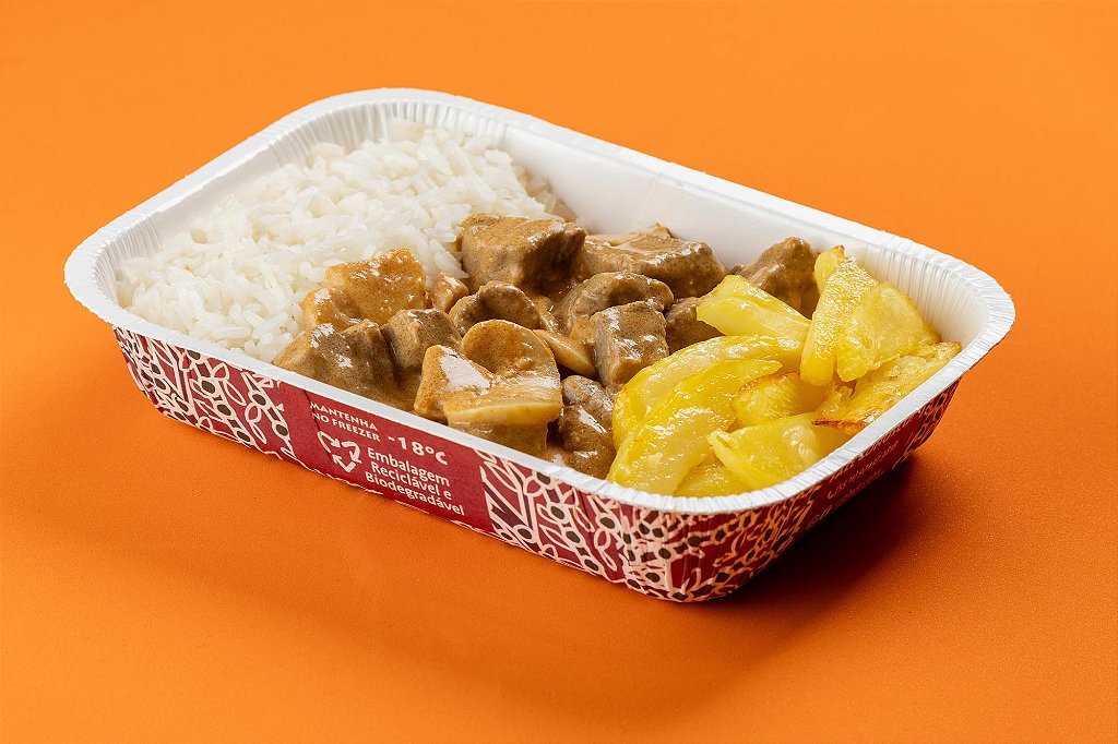 Estrogonofe de filé mignon, arroz branco e batata palito assada 400g