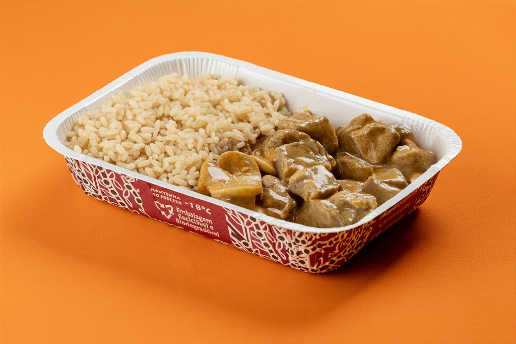 Estrogonofe de filé mignon com arroz integral 400g