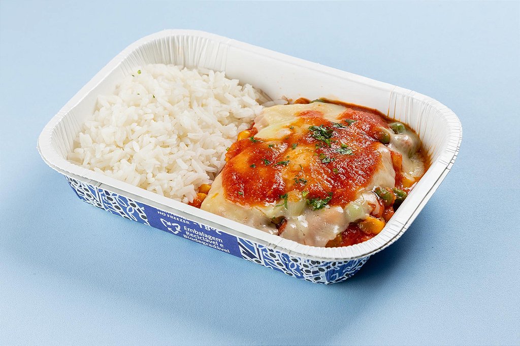 Filé de Saint Peter com molho de tomate natural, ervilha, milho, salsinha, ...