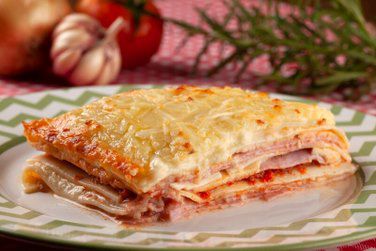 Lasanha de presunto e queijo a bolonhesa congelado 500g