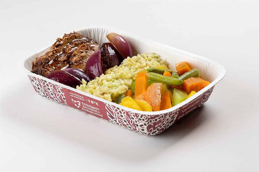 Maminha assada com molho de cebola roxa, falso arroz de couve flor e legume...