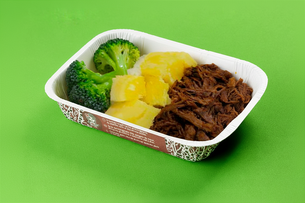 Patinho desfiado com mandioca cozida e brócolis 400g